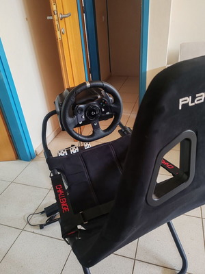 Logitech G920 Driving Force Bundle με καθισμα Playseat Challenge σε αριστη κατασταση