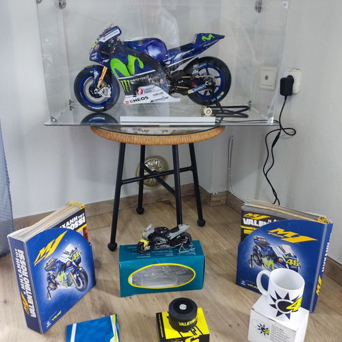 Valentino Rossi Motorcycle Model with Illuminated Display Case and Magazines