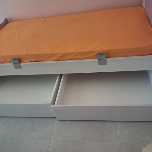 Children's bed with mattress, slightly used, 0.90 x 2.00 m