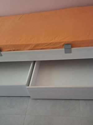 Children's bed with mattress, slightly used, 0.90 x 2.00 m