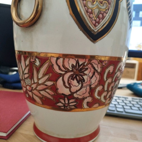 Handmade vase like new, made in Macau, height 31 cm