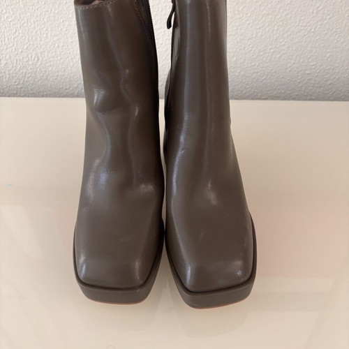 Women's ankle boots new, size 38, olive green with heel