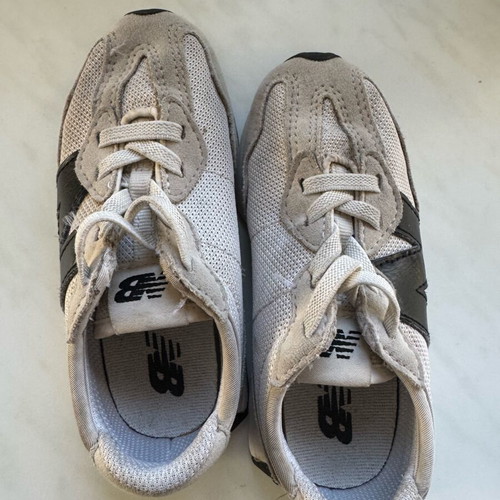 New Balance kids' athletic shoes like new, size 26, gray
