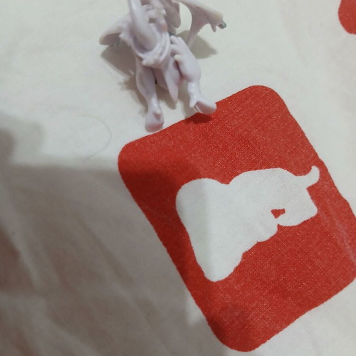 Reshiram mini figure Pokemon