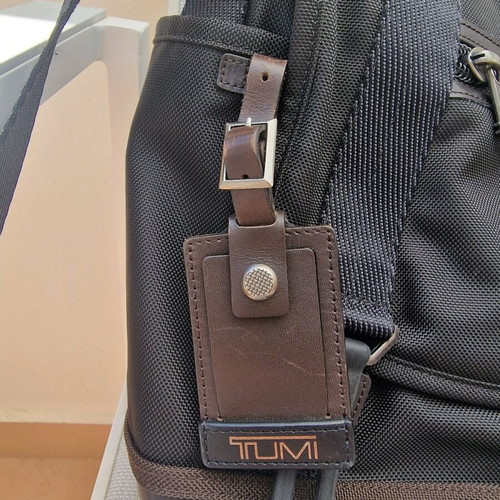 TUMI Alpha Bravo Foster Messenger bag crossbody like new, black
