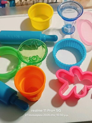 Playdough molds with machine like new