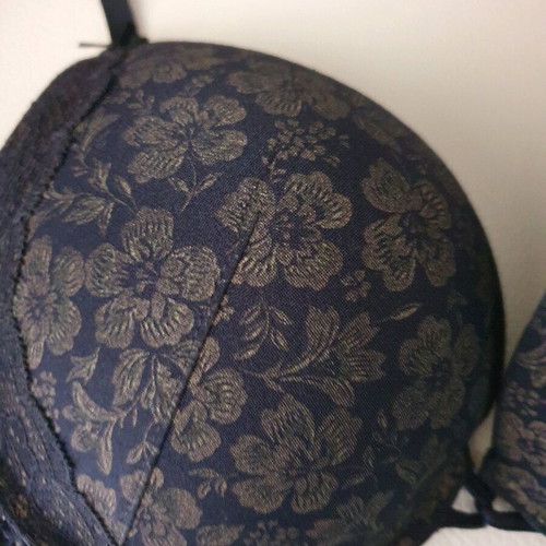 Luna push up bra 75C like new, black and gold