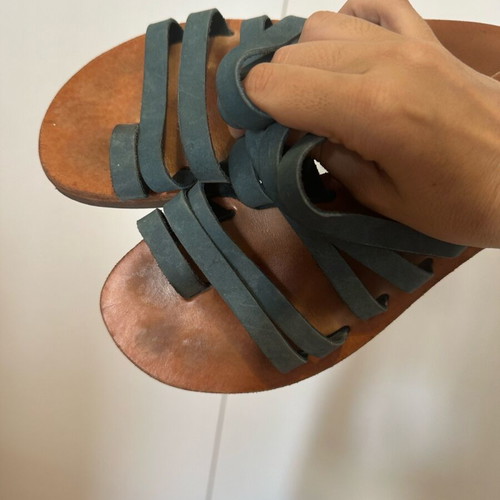 Leather sandal petrol color used, size 38