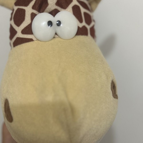 Retro plush giraffe CD DVD case like new from the 90s