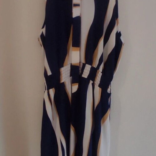 Emery Rose summer dress like new, elastic waist, knee length, white and blue