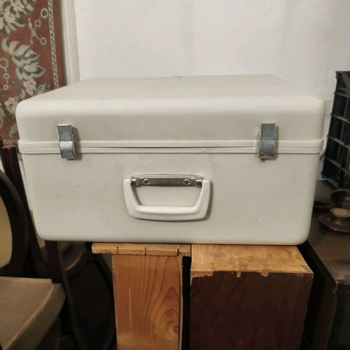 Singer Vintage Sewing Machine with Case and Pedal, New