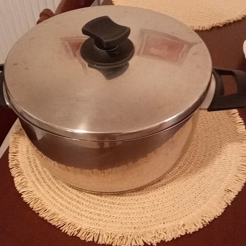 Pyramis cooking pot used, good condition