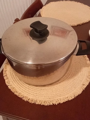 Pyramis cooking pot used, good condition