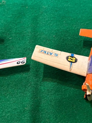 Vintage metal airplanes pack of two like new