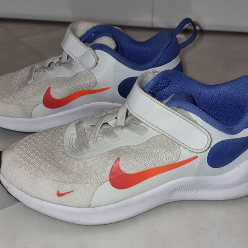 Nike Revolution 7 kids' athletic shoes like new, size 29.5