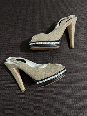 Chanel Beige Canvas Peep Toe Slingback Sandals size 39 like new