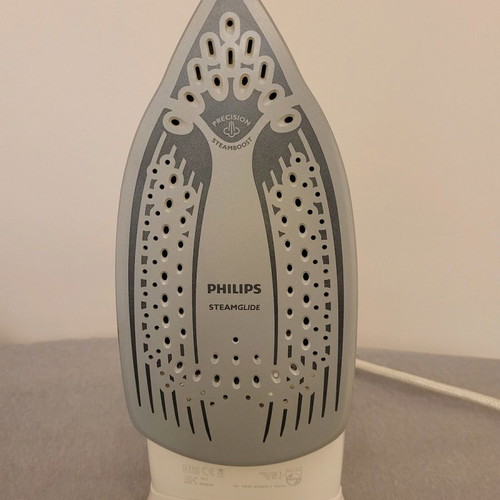 Philips Azur 2400W steam iron used