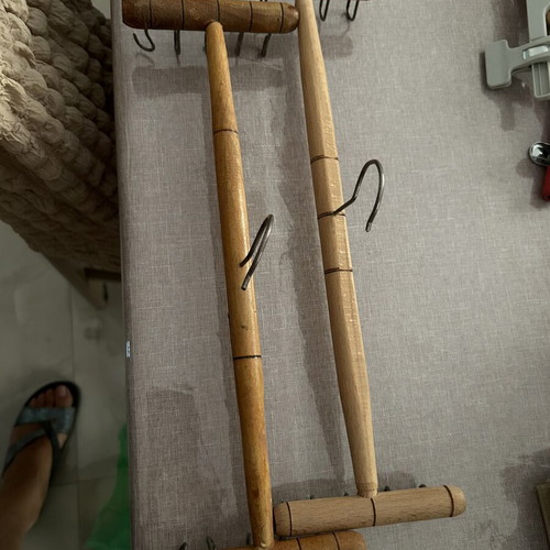 Skirt hanger with 5 positions like new