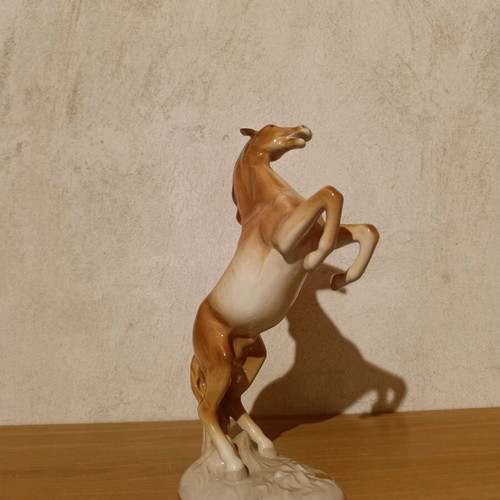 Royal dux Bohemia porcelain horse figure on 2 legs like new