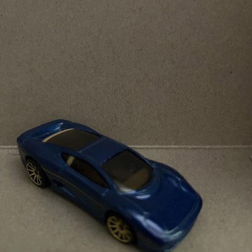 Hot Wheels Vintage Jaguar XJ220 toy car like new