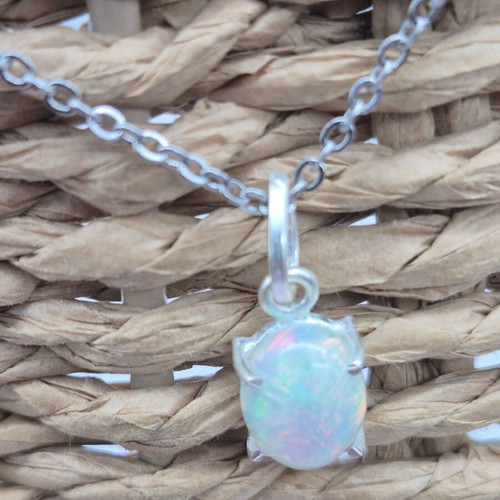Ethiopian Opal Silver 925 Necklace new, 5 carat gemstone