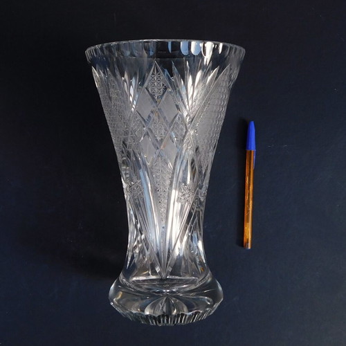 Crystal vase vintage in like new condition with engraved designs
