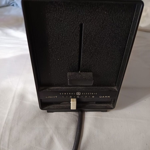 Toaster used, functional, old metal model
