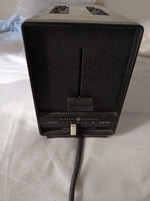 Toaster used, functional, old metal model