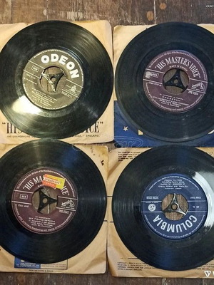 Stelios Kazantzidis and Marinella vinyl records used