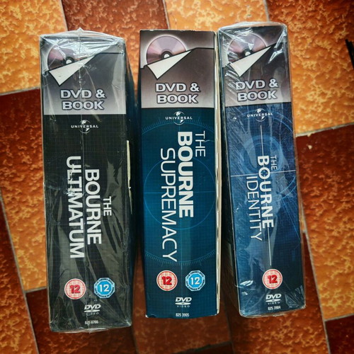 The Bourne Trilogy special DVD and book editions like new, Greek subtitles