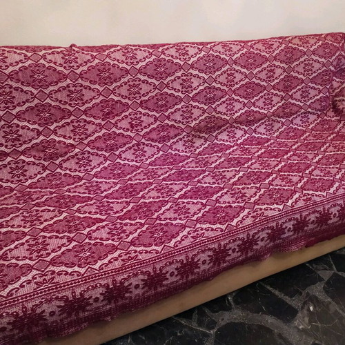 Caramel blankets like new, set of 2, dark red