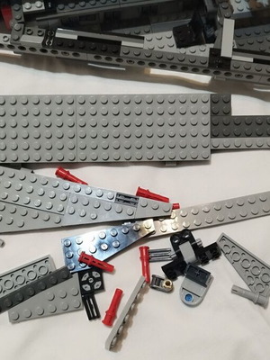 LEGO Star Wars 75055 Imperial Star Destroyer, missing pieces