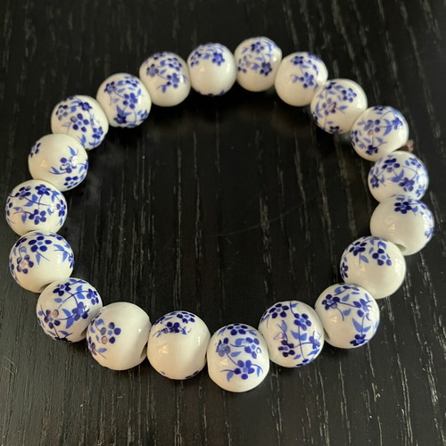 Jewelry set with ceramic beads like new, white and blue design