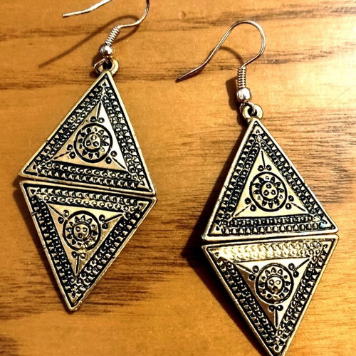 Double triangle earrings like new, gold color