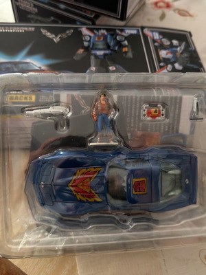 Transformers Masterpiece Tracks new Japanese edition with box and accessories