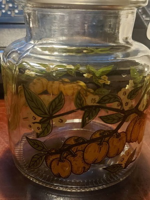 Set of 2 large glass jars with lids like new