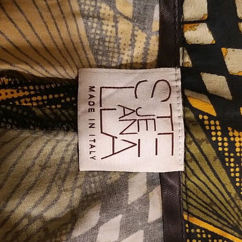 Italian pants with designs like new, size 44