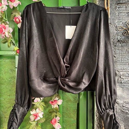 Zara long sleeve black top brand new, size large