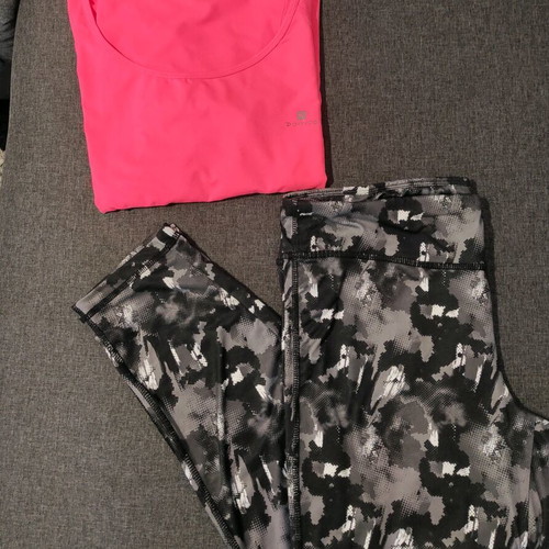 Sportswear set large like new, Crivit leggings and Domyos top