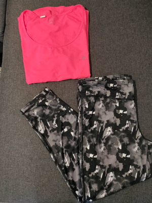Sportswear set large like new, Crivit leggings and Domyos top
