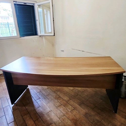Professional desk like new made of wood with two drawers