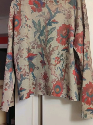 Vintage Floral Tapestry blouse like new, jacquard floral design, Small