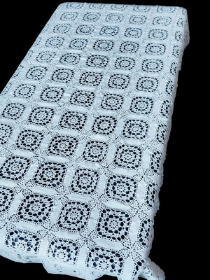 Покривка плетена на една кука използвана, ръчно изработена, правоъгълна 185x125 см