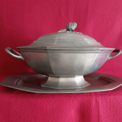 Vintage pewter soup tureen and tray from France like new