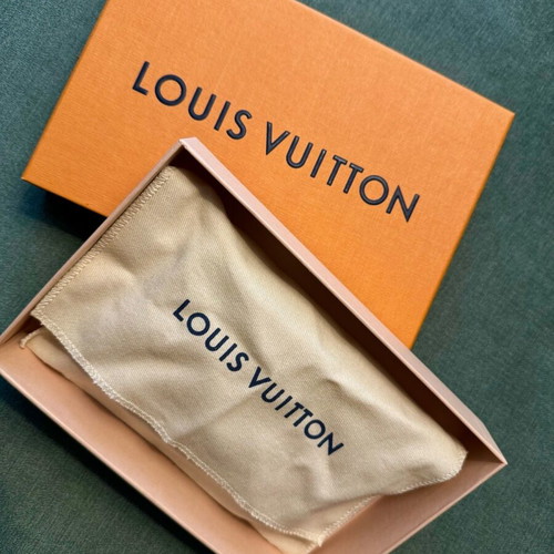 Louis Vuitton Juliette wallet like new, Damier canvas and Rose Ballerine leather
