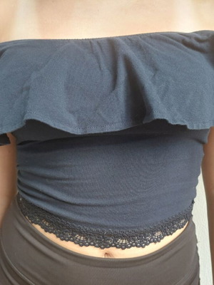 Bershka crop blouse like new, dark blue with lace, size small
