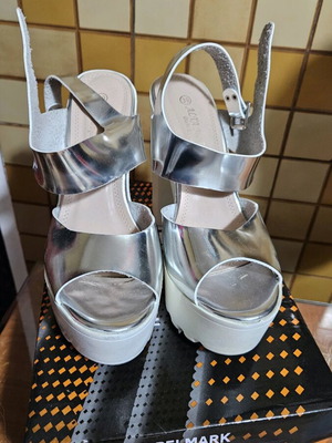 High-heeled sandals with platform white silver size 39 like new