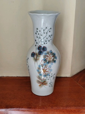Porcelain Vase 21cm like new