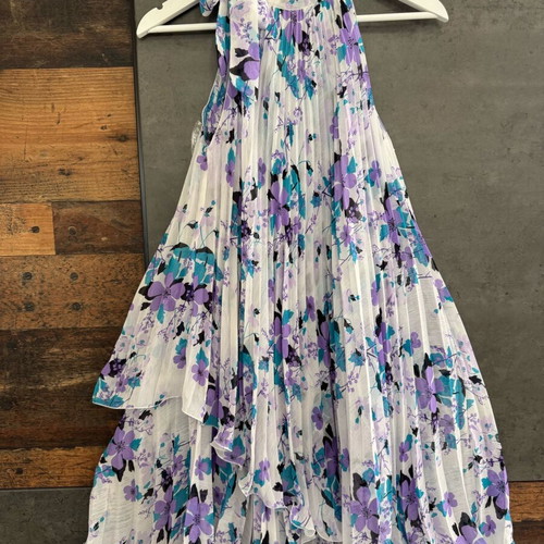 Summer pleated dress new with floral pattern in white and purple