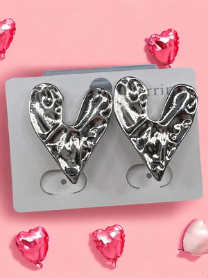 Heart clip earrings new, silver color